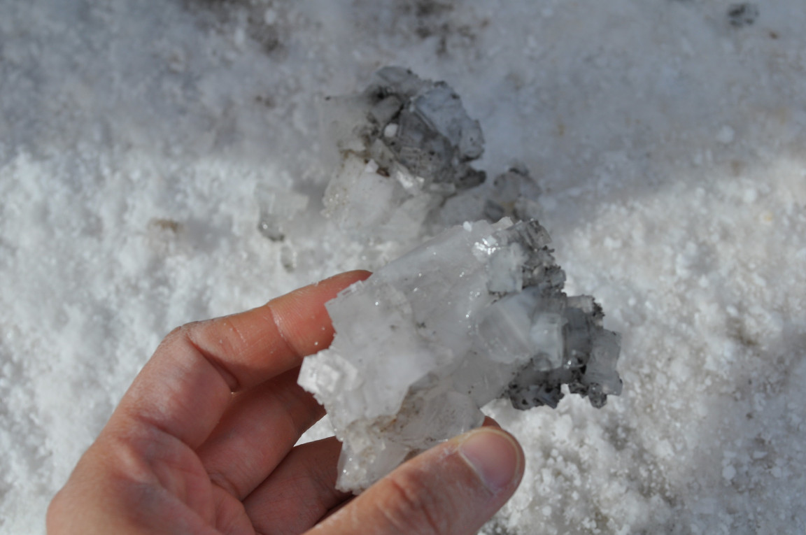 Salar de Uyuni: salt crystal
