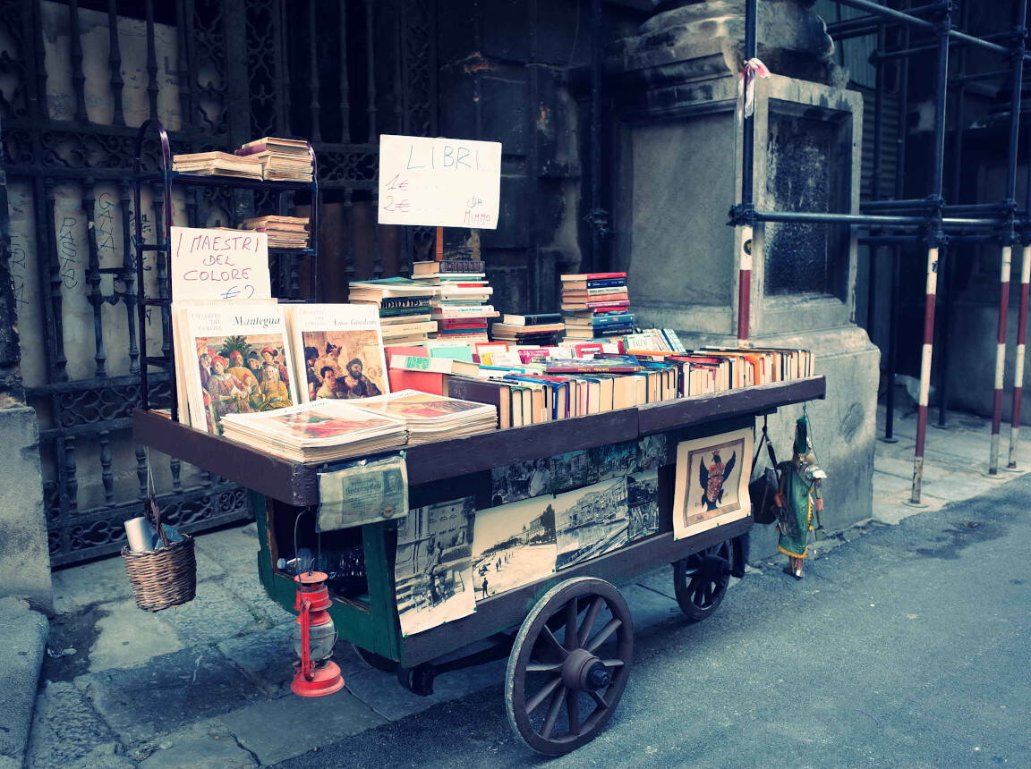 Palermo: bancarella con libri