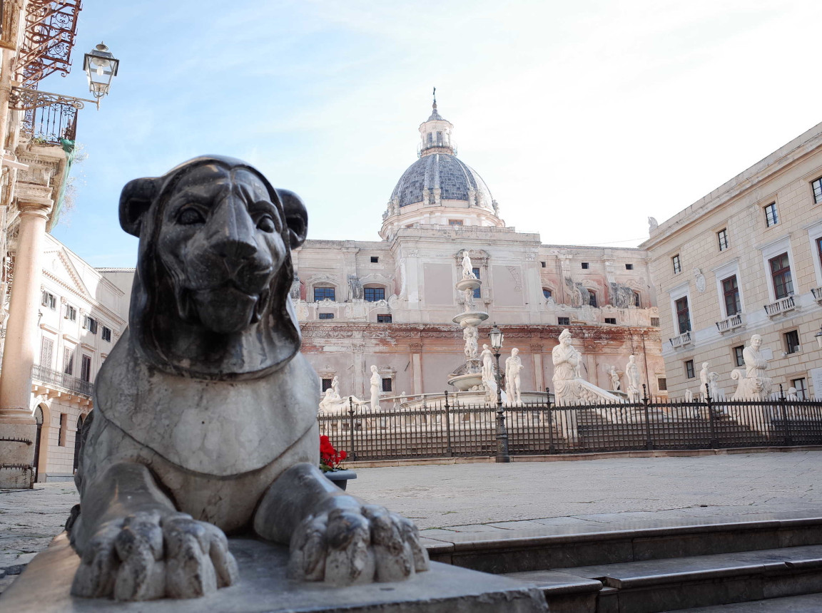 Palermo: Piazza Pretoria #1