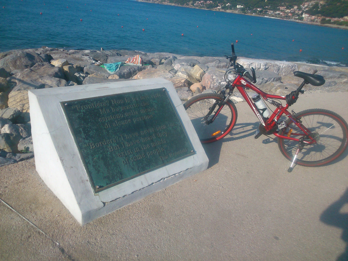 Liguria - Andora: targa commemorativa Thor Heyerdahl