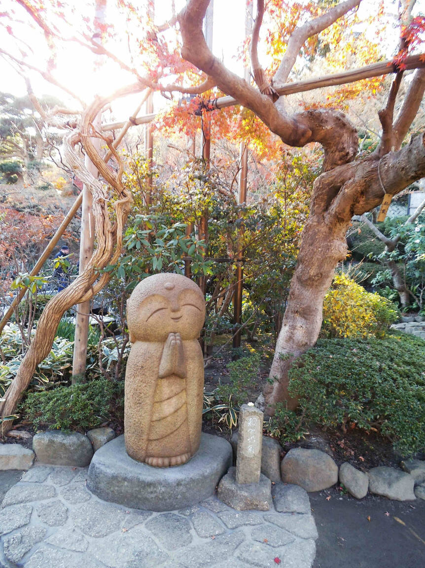 Praying Statue in Kamakura