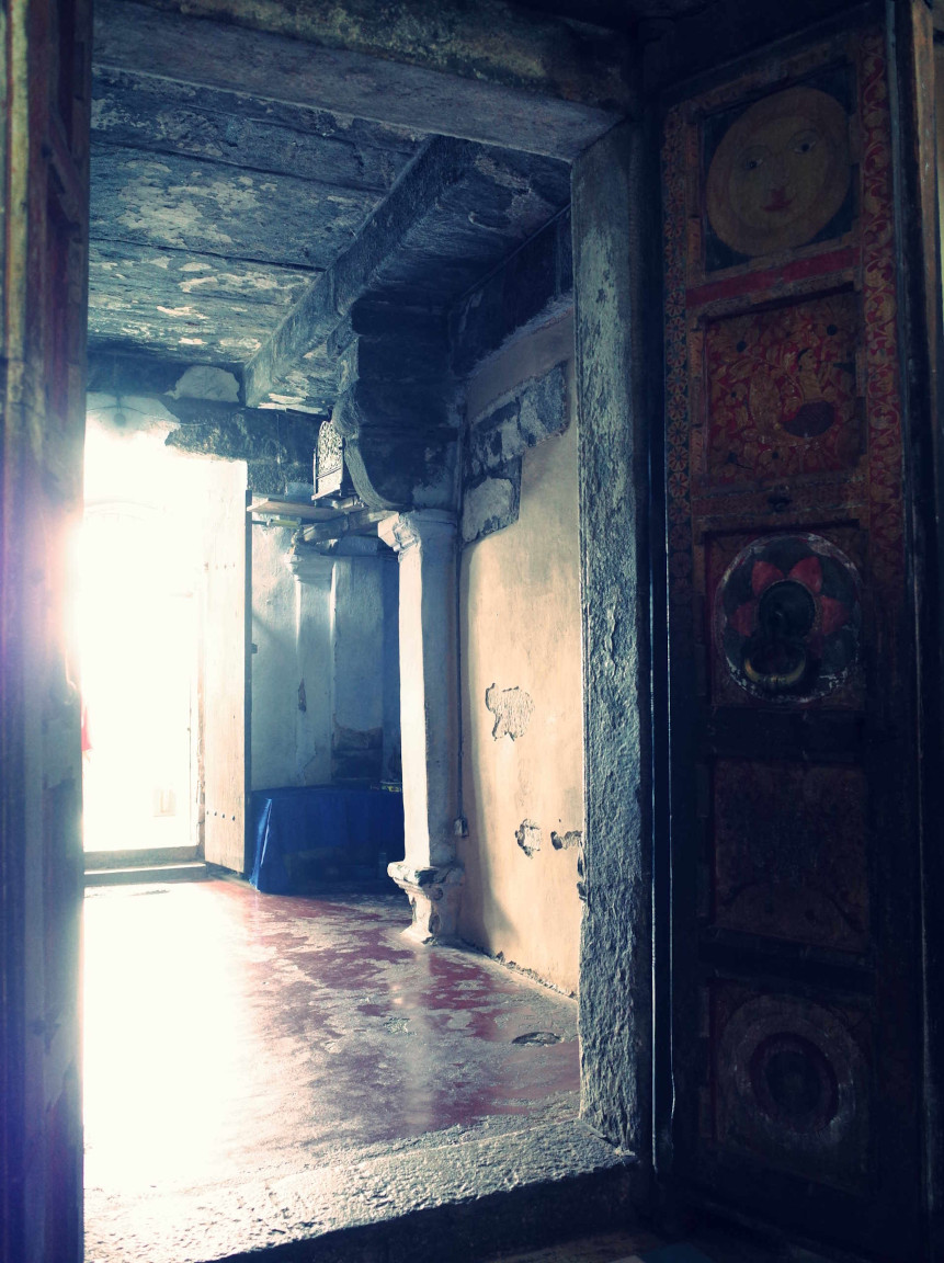 Gadaladeniya Raja Maha Vihara — Santuario principale — Interno