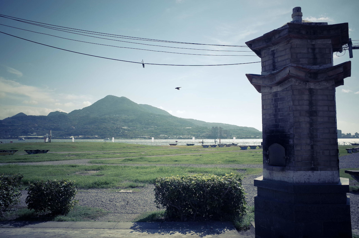 Tamsui: river view