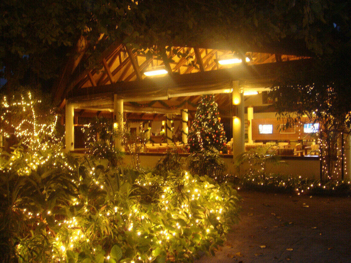 Maldives: Christmas decorations